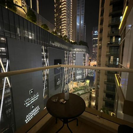 Downtown Holiday'S - 1 Min To Dubai Mall & Burj Khalifa Vandrarhem Exteriör bild